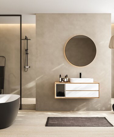 Modernes minimalistisches Badezimmerinterieur, moderner Badezimmerschrank, weißes Waschbecken, hölzerner Waschtisch, Innenpflanzen, Badezimmerzubehör, Badewanne und Dusche, beige Wände, Granitboden, Vasen. | © Adobe Stock